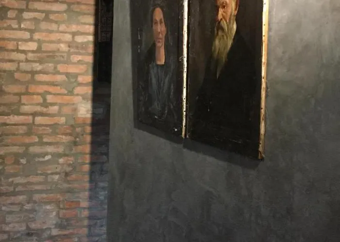 Design לינה וארוחת בוקר 4*