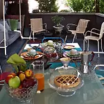 Bed & Breakfast Design 4*